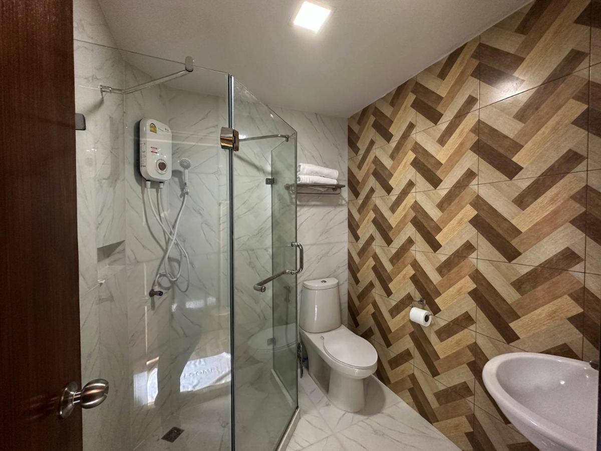 Plernpetch Hotel Szuratthani Kültér fotó