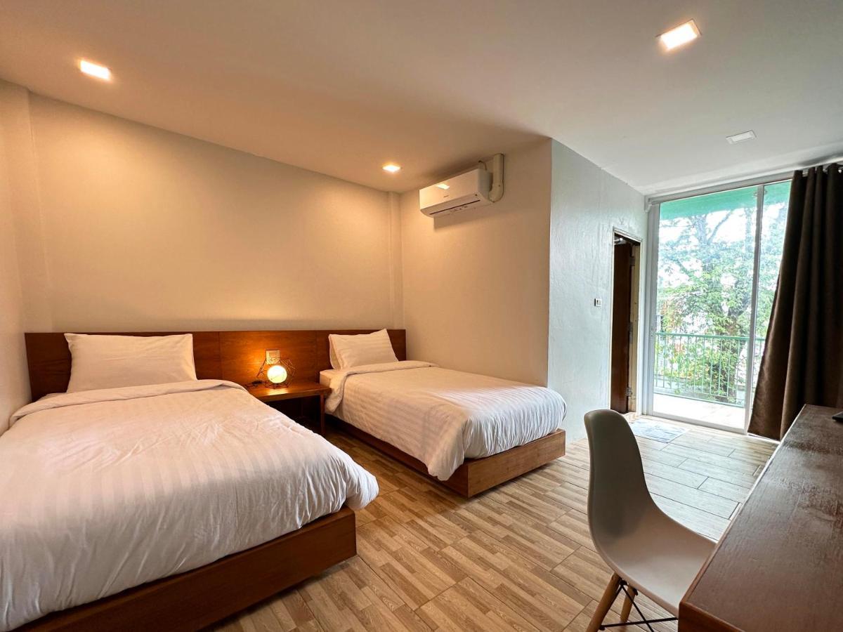Plernpetch Hotel Szuratthani Kültér fotó