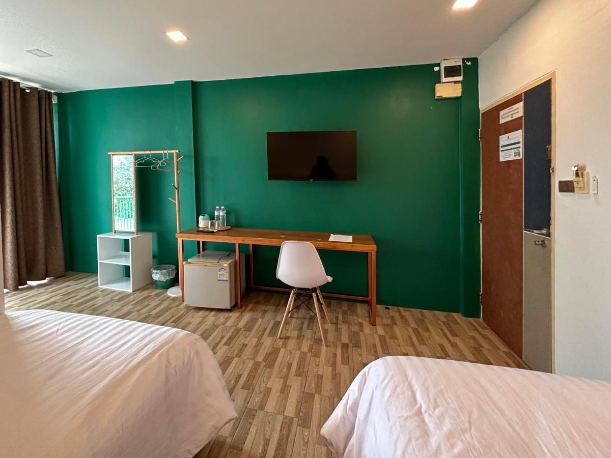 Plernpetch Hotel Szuratthani Kültér fotó