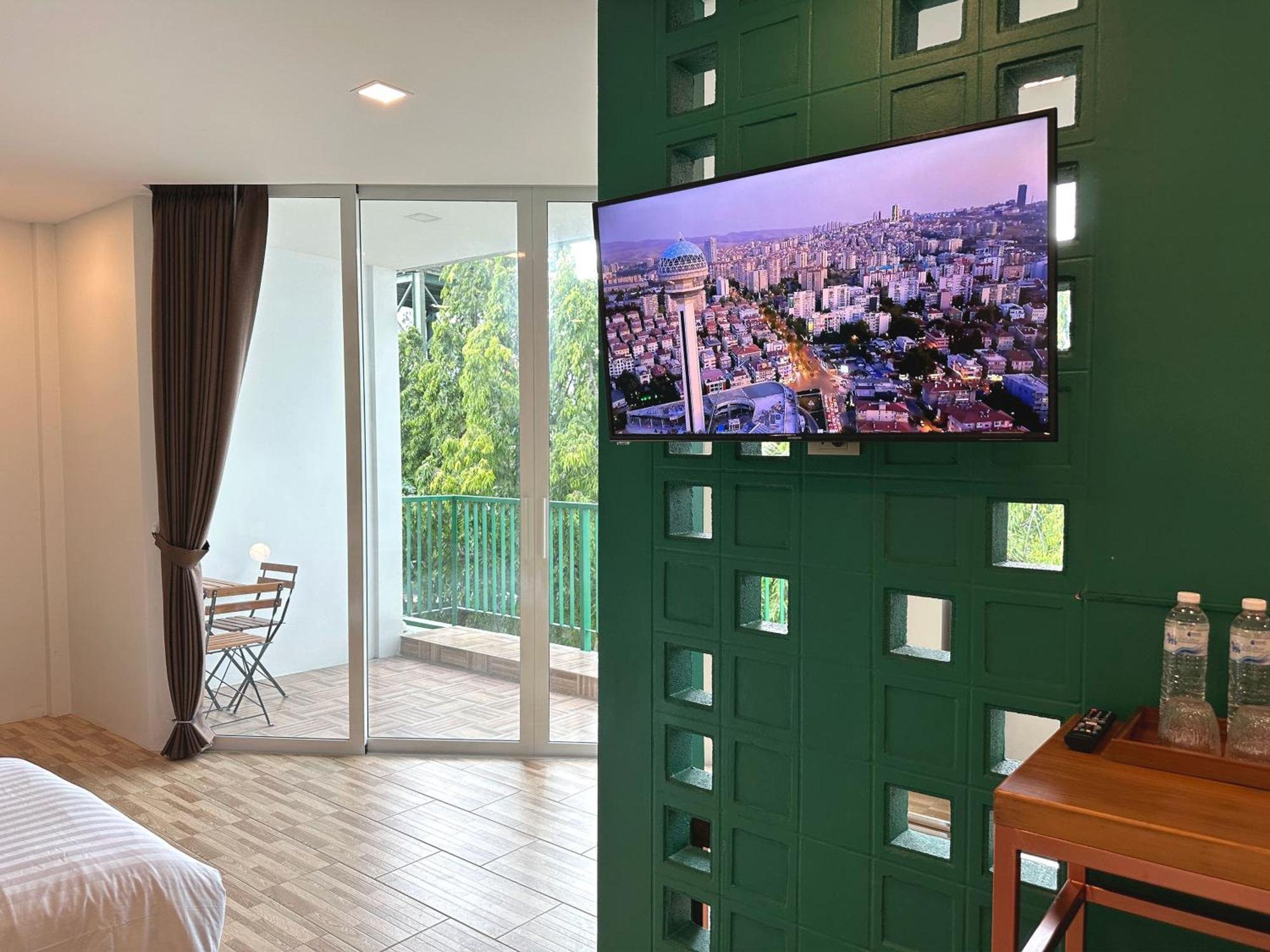 Plernpetch Hotel Szuratthani Kültér fotó